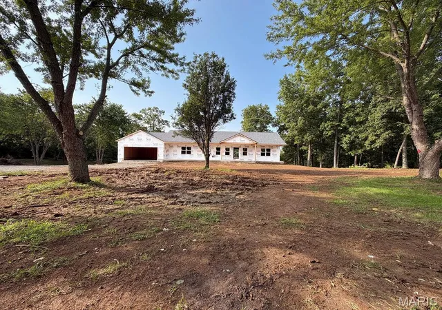Photo 2 of Sale Pending at 4687 Rouggly Rd, Valles Mines, MO 63087 | MLS# MIS26052683 | Listing updated on 2026-09-11