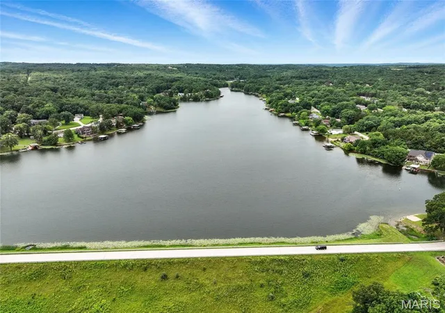 Photo 3 of Single family home for sale at 210 Mulberry Lane, De Soto, MO 63020 | MLS# MIS26052797 | Listing updated on 2026-09-30