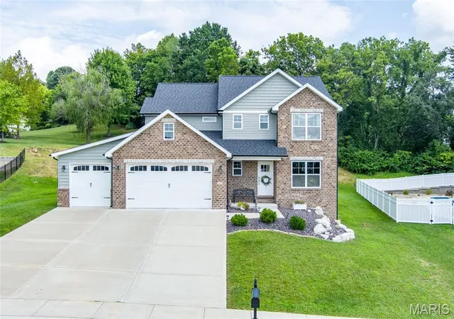 Photo 45 of Single family home for sale at 327 Star Ln, Glen Carbon, IL 62034 | MLS# MIS26052827 | Listing updated on 2026-10-28