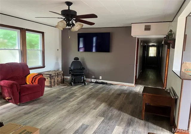 Photo 3 of Single family home for sale at 1416 S Main St, Hillsboro, IL 62049 | MLS# MIS26052866 | Listing updated on 2026-09-14