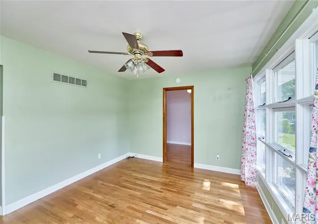 Photo 4 of Single family home for sale at 195 Grenoble Ln, Florissant, MO 63033 | MLS# MIS26052878 | Listing updated on 2026-10-04
