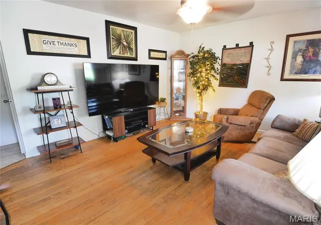 Photo 2 of Single family home for sale at 2020 Yaqui Dr, Florissant, MO 63031 | MLS# MIS26052893 | Listing updated on 2026-09-14