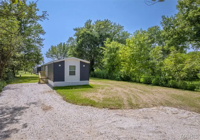 Photo 1 of Single family home for sale at 140 Prairie St, Truxton, MO 63381 | MLS# MIS26052896 | Listing updated on 2026-09-21