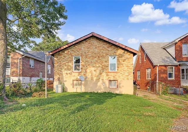 Photo 4 of Sale Pending at 1407 Telegraph Rd, Saint Louis, MO 63125 | MLS# MIS26052930 | Listing updated on 2026-09-13