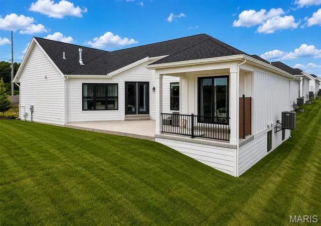 Photo 3 of Single family home for sale at 155 Hvn Ridge Ct, O Fallon, MO 63368 | MLS# MIS26052972 | Listing updated on 2026-09-13