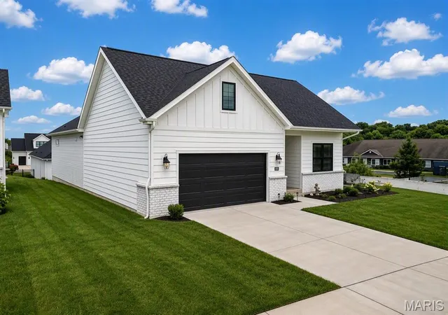 Photo 3 of House for sale at 155 Hvn Ridge Ct, O Fallon, MO 63368 | MLS# MIS26052972 | Listing updated on 2026-10-17