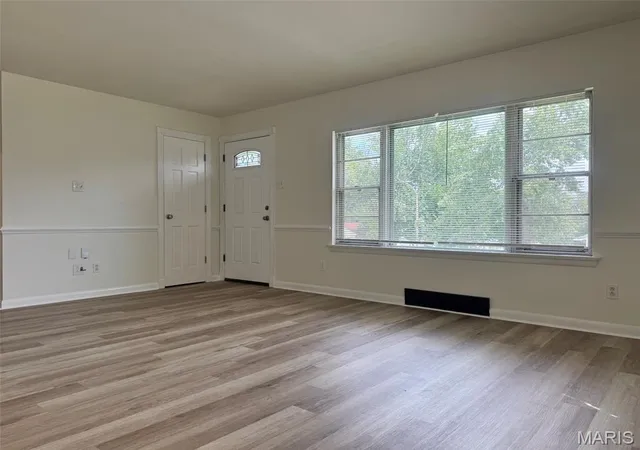 Photo 3 of Single family home for sale at 2516 Center Ave, Saint Louis, MO 63136 | MLS# MIS26053049 | Listing updated on 2026-09-30