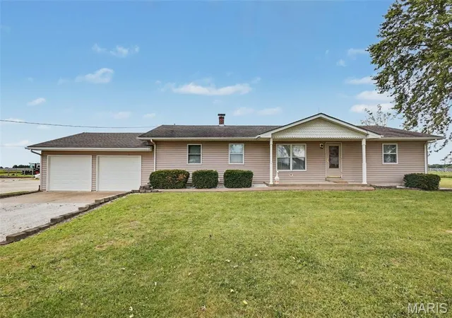 Photo 4 of Single family home for sale at 34462 S Prairie View Rd, Warrenton, MO 63383 | MLS# MIS26053164 | Listing updated on 2026-09-15
