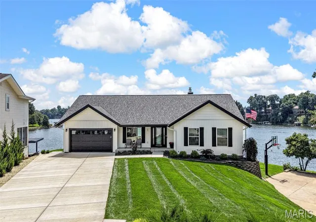 Photo 1 of Sale Pending at 22 Harbor Point Ct, Lake St Louis, MO 63367 | MLS# MIS26053171 | Listing updated on 2026-09-29
