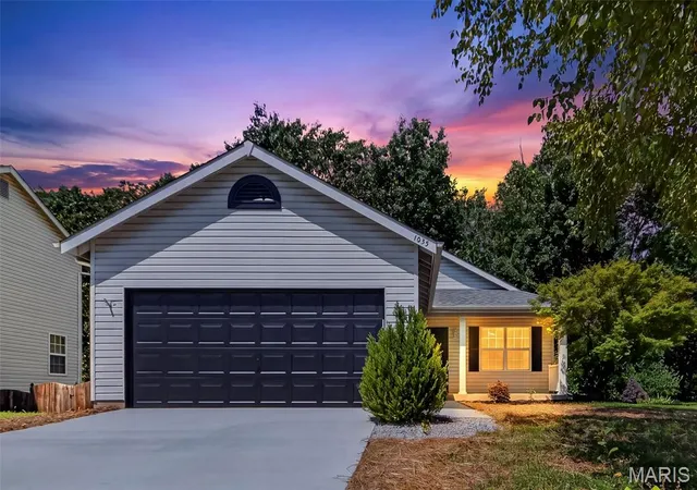 Photo 3 of Sale Pending at 1035 Providence Pointe Dr, Wentzville, MO 63385 | MLS# MIS26053213 | Listing updated on 2026-10-01