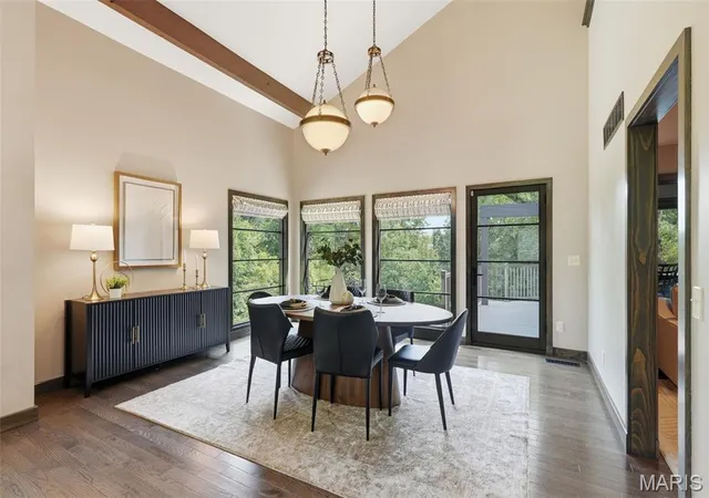 Photo 3 of Single family home for sale at 1212 Walnut Hl Farm Dr, Chesterfield, MO 63005 | MLS# MIS26053293 | Listing updated on 2026-10-23