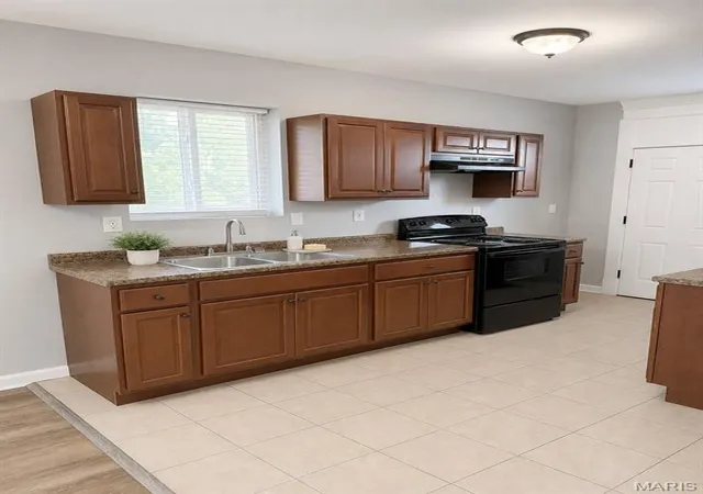Photo 3 of Sale Pending at 6709 Crest Ave, Saint Louis, MO 63130 | MLS# MIS26053495 | Listing updated on 2026-09-13