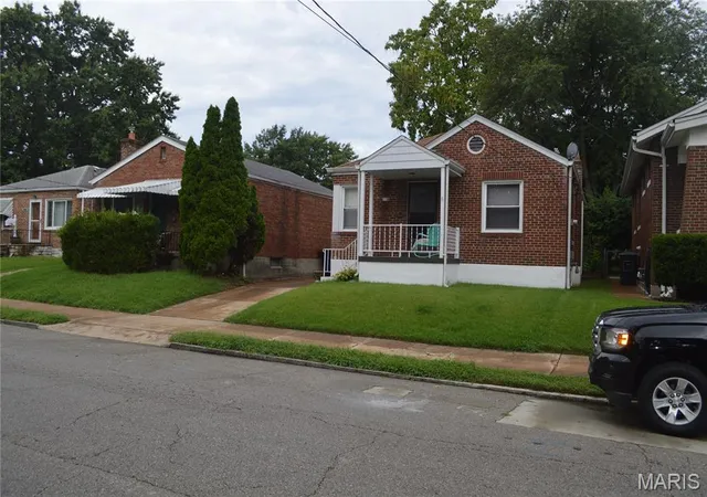 Photo 1 of Single family home for sale at 2827 Macklind Ave, Saint Louis, MO 63139 | MLS# MIS26053562 | Listing updated on 2026-10-14