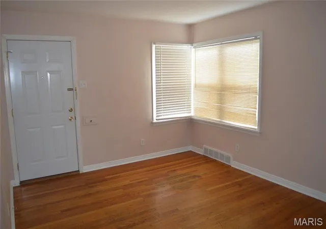 Photo 4 of Single family home for sale at 2827 Macklind Ave, Saint Louis, MO 63139 | MLS# MIS26053562 | Listing updated on 2026-10-14