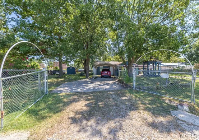 Photo 3 of Sale Pending at 656 5Th St, Qulin, MO 63961 | MLS# MIS26053595 | Listing updated on 2026-09-09