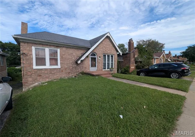 Photo 2 of Single family home for sale at 2262 Lucas And Hunt Rd, Saint Louis, MO 63121 | MLS# MIS26053596 | Listing updated on 2026-10-05