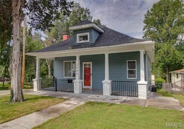 Photo 2 of Single family home for sale at 3000 Alby St, Alton, IL 62002 | MLS# MIS26053614 | Listing updated on 2026-09-15