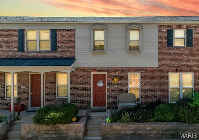 Photo 1 of Townhouse for sale at 1219 Clarkson Ct, Ellisville, MO 63011 | MLS# MIS26053620 | Listing updated on 2026-09-12