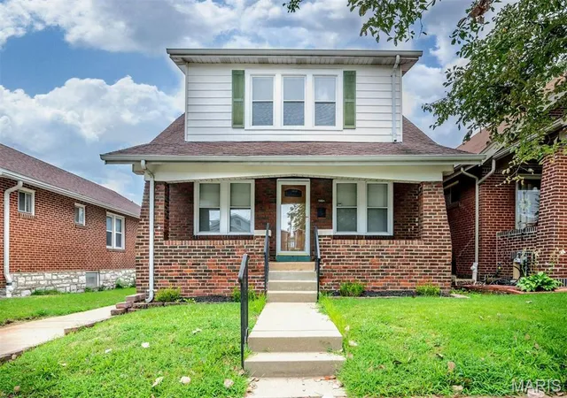 Photo 1 of Sale Pending at 6054 Hartford St, Saint Louis, MO 63139 | MLS# MIS26053634 | Listing updated on 2026-09-10