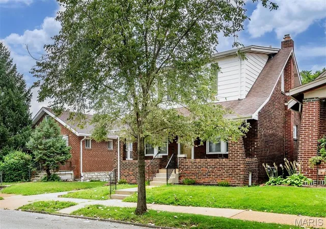 Photo 4 of Sale Pending at 6054 Hartford St, Saint Louis, MO 63139 | MLS# MIS26053634 | Listing updated on 2026-09-10