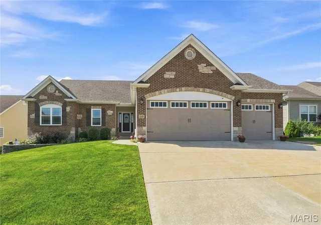 Photo 2 of Single family home for sale at 110 Cypress Meadows Dr, Wentzville, MO 63385 | MLS# MIS26053667 | Listing updated on 2026-10-04