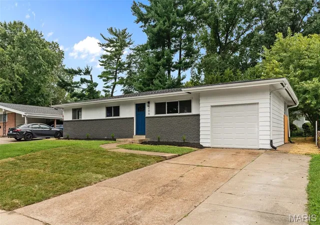Photo 2 of Single family home for sale at 200 Francisca Dr, Florissant, MO 63031 | MLS# MIS26053751 | Listing updated on 2026-10-05