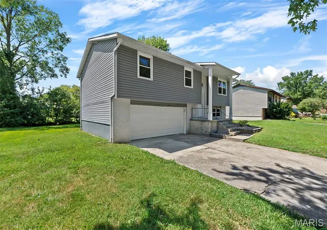 Photo 2 of Single family home for sale at 3009 Wisteria St, Cape Girardeau, MO 63701 | MLS# MIS26053755 | Listing updated on 2026-09-12