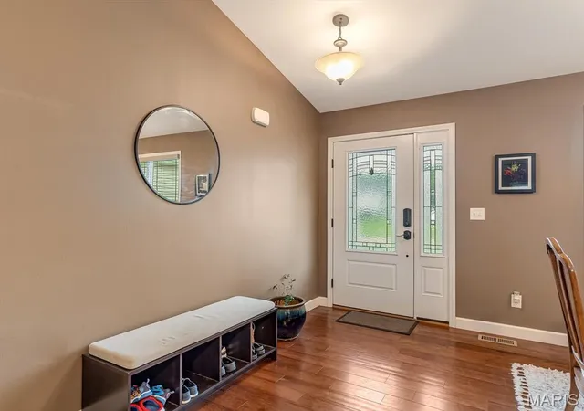 Photo 3 of Sale Pending at 305 Ambrose Dr, Troy, IL 62294 | MLS# MIS26053796 | Listing updated on 2026-09-15