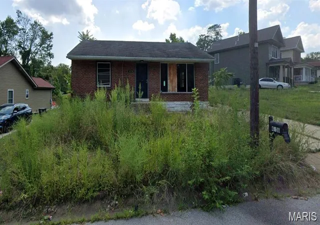 Photo 1 of Single family home for sale at 4236 Oakwood Ave, Saint Louis, MO 63121 | MLS# MIS26053801 | Listing updated on 2026-09-29