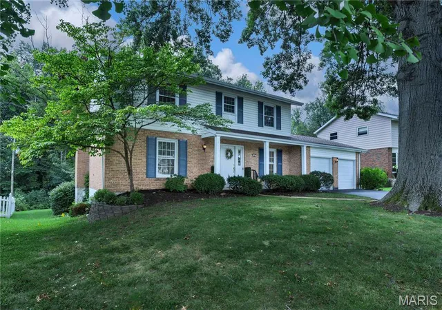 Photo 2 of Single family home for sale at 442 Wildwood Pkwy, Ballwin, MO 63011 | MLS# MIS26053810 | Listing updated on 2026-09-14
