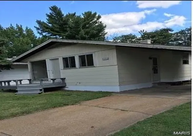 Photo 1 of Single family home for sale at 10416 Durness Dr, Saint Louis, MO 63137 | MLS# MIS26053815 | Listing updated on 2026-09-29