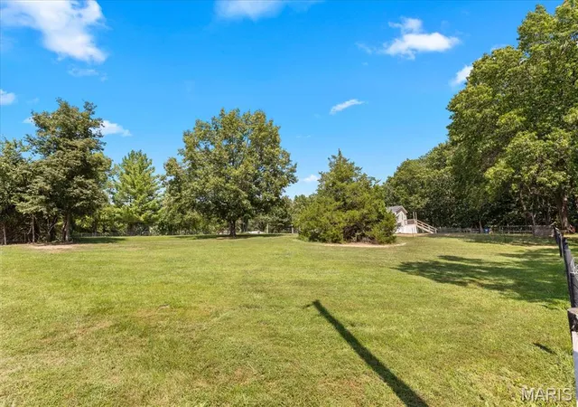 Photo 3 of Manufactured home for sale at 160 Wisteria Ln, Troy, MO 63379 | MLS# MIS26053854 | Listing updated on 2026-09-15