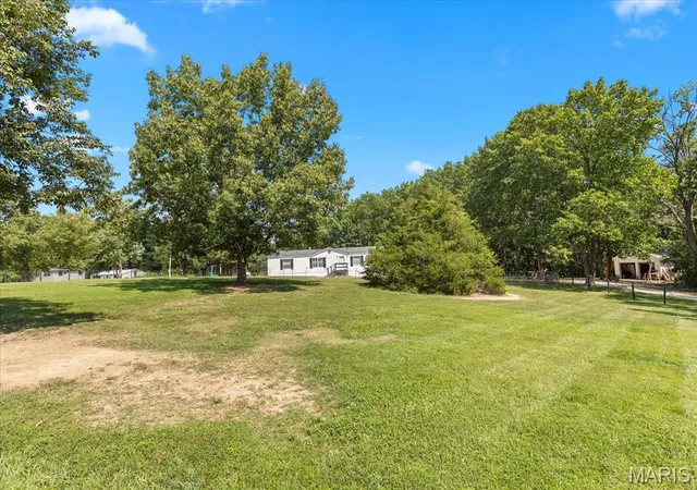 Photo 3 of Sale Pending at 160 Wisteria Ln, Troy, MO 63379 | MLS# MIS26053854 | Listing updated on 2026-09-27