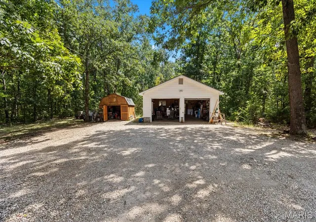Photo 4 of Sale Pending at 160 Wisteria Ln, Troy, MO 63379 | MLS# MIS26053854 | Listing updated on 2026-09-27