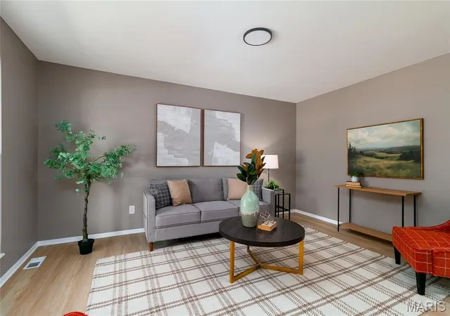 Photo 4 of Sale Pending at 1356 Boardwalk Ave, Florissant, MO 63031 | MLS# MIS26053960 | Listing updated on 2026-09-09