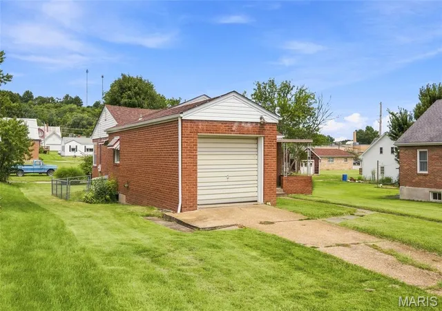 Photo 2 of Single family home for sale at 413 W 9th St, Hermann, MO 65041 | MLS# MIS26054014 | Listing updated on 2026-09-11