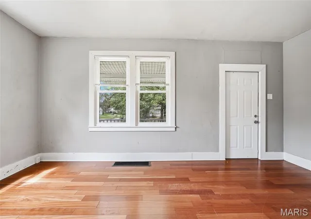 Photo 3 of Single family home for sale at 7546 Lynn Ave, St Louis, MO 63130 | MLS# MIS26054060 | Listing updated on 2026-09-10