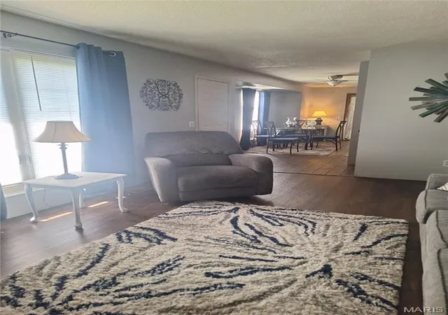 Photo 3 of Single family home for sale at 6 Watertown Cir, Granite City, IL 62040 | MLS# MIS26054108 | Listing updated on 2026-09-14