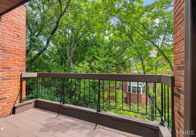 Photo 4 of Sale Pending at 550 Coeur De Royale Dr #404, St Louis, MO 63141 | MLS# MIS26054122 | Listing updated on 2026-09-11