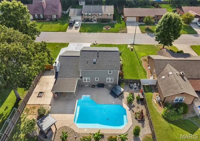 Photo 3 of Single family home for sale at 1975 Lemontree Ln, Collinsville, IL 62234 | MLS# MIS26054145 | Listing updated on 2026-09-11