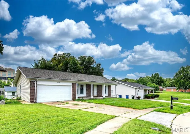 Photo 2 of Single family home for sale at 2206 Outlook Dr, Saint Louis, MO 63136 | MLS# MIS26054152 | Listing updated on 2026-09-21