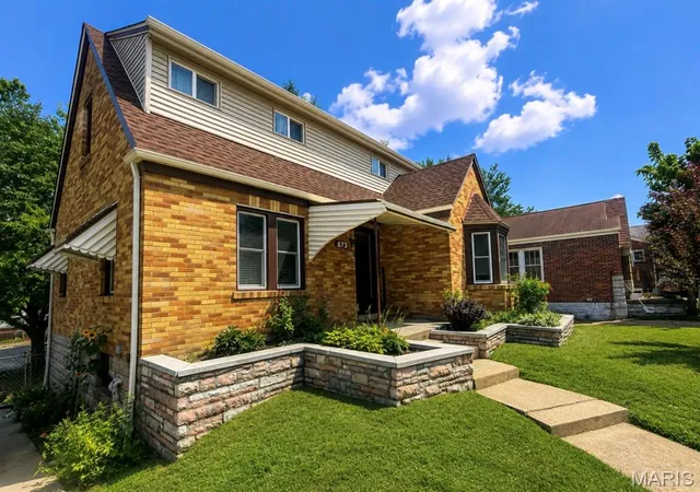 Photo 2 of Single family home for sale at 673 Bellsworth Dr, St Louis, MO 63125 | MLS# MIS26054305 | Listing updated on 2026-09-11