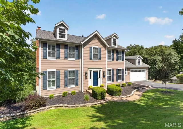 Photo 3 of Sale Pending at 410 Gunnison Gorge Dr, Wildwood, MO 63011 | MLS# MIS26054368 | Listing updated on 2026-09-14
