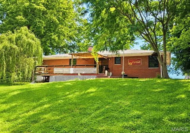 Photo 4 of Single family home for sale at 524 Pearl St, Godfrey, IL 62035 | MLS# MIS26054413 | Listing updated on 2026-10-22
