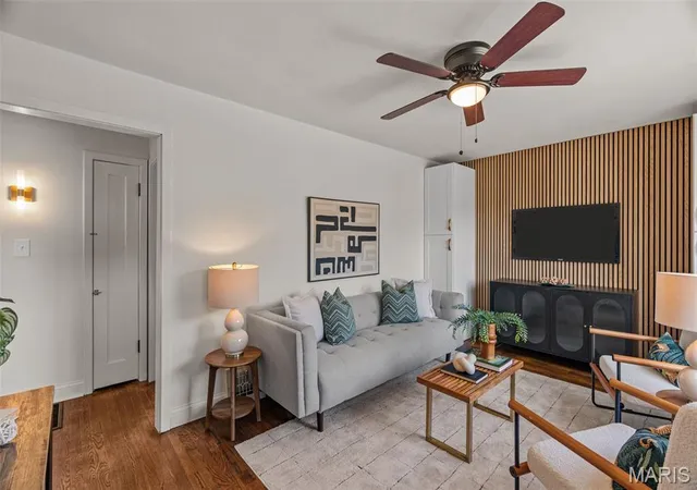 Photo 3 of Single family home for sale at 413 Tower Grv Pl, Saint Charles, MO 63301 | MLS# MIS26054437 | Listing updated on 2026-09-11