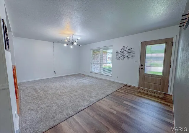 Photo 3 of Sale Pending at 439 Shenandoah Dr, Farmington, MO 63640 | MLS# MIS26054472 | Listing updated on 2026-09-12