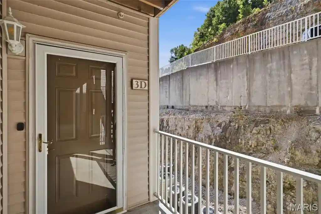 Listing Photo 2 - Condo for sale in 166 Oak Harbor Dr located at 166 Oak Harbor Dr, Camdenton, MO 65020 - Unit #3D
