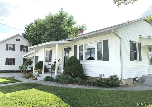 Photo 3 of Single family home for sale at 305 N Mill St, Vienna, MO 65582 | MLS# MIS26054496 | Listing updated on 2026-09-14