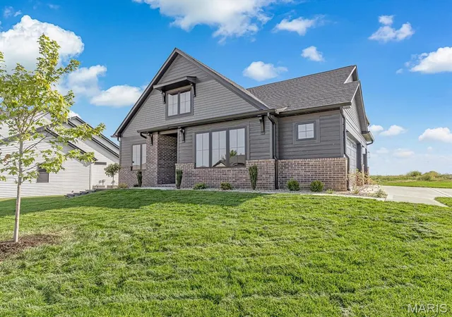 Photo 3 of Single family home for sale at 3446 Whiston Ln, Edwardsville, IL 62025 | MLS# MIS26054598 | Listing updated on 2026-10-01