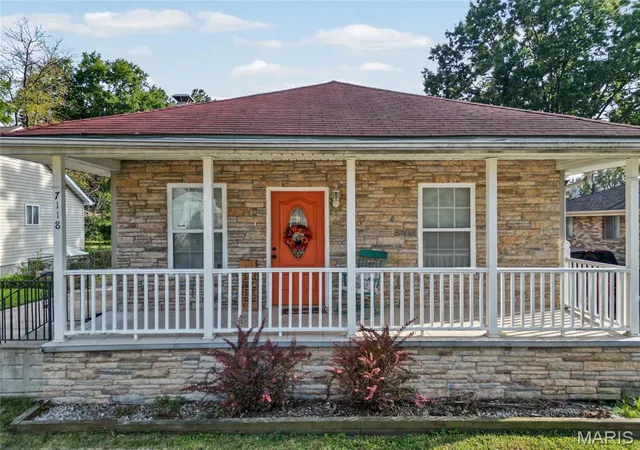 Photo 1 of Sale Pending at 7118 Lindenwood Pl, St Louis, MO 63109 | MLS# MIS26054605 | Listing updated on 2026-09-14